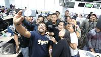 Calon gubernur DKI Jakarta, Agus Harimurti Yudhoyono saat berkunjung ke redaksi Liputan6 di SCTV Tower, Jakarta, Senin (31/10). (Liputan6.com/Angga Yuniar)