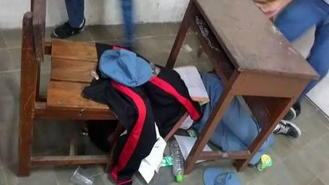 Tidur di Kelas (Sumber: 1cak)