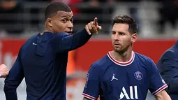 Pada laga debutnya, Messi mengiringi PSG meraih kemenangan 2-0 atas Reims pada duel di Stadion Stade Auguste-Delaune II. Dua gol PSG diborong Kylian Mbappe pada menit ke-16 dan 63. Messi tidak mencetak gol. (Foto: AFP/Franck Fife)