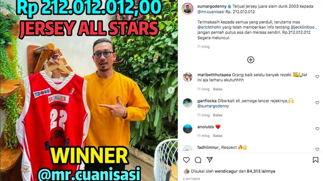 Denny Sumargo dan Mr. Cuanisasi Cetak Rekor MURI untuk Kostum Basket dengan Hasil Penjualan Lelang Tertinggi. (instagram.com/sumargodenny)