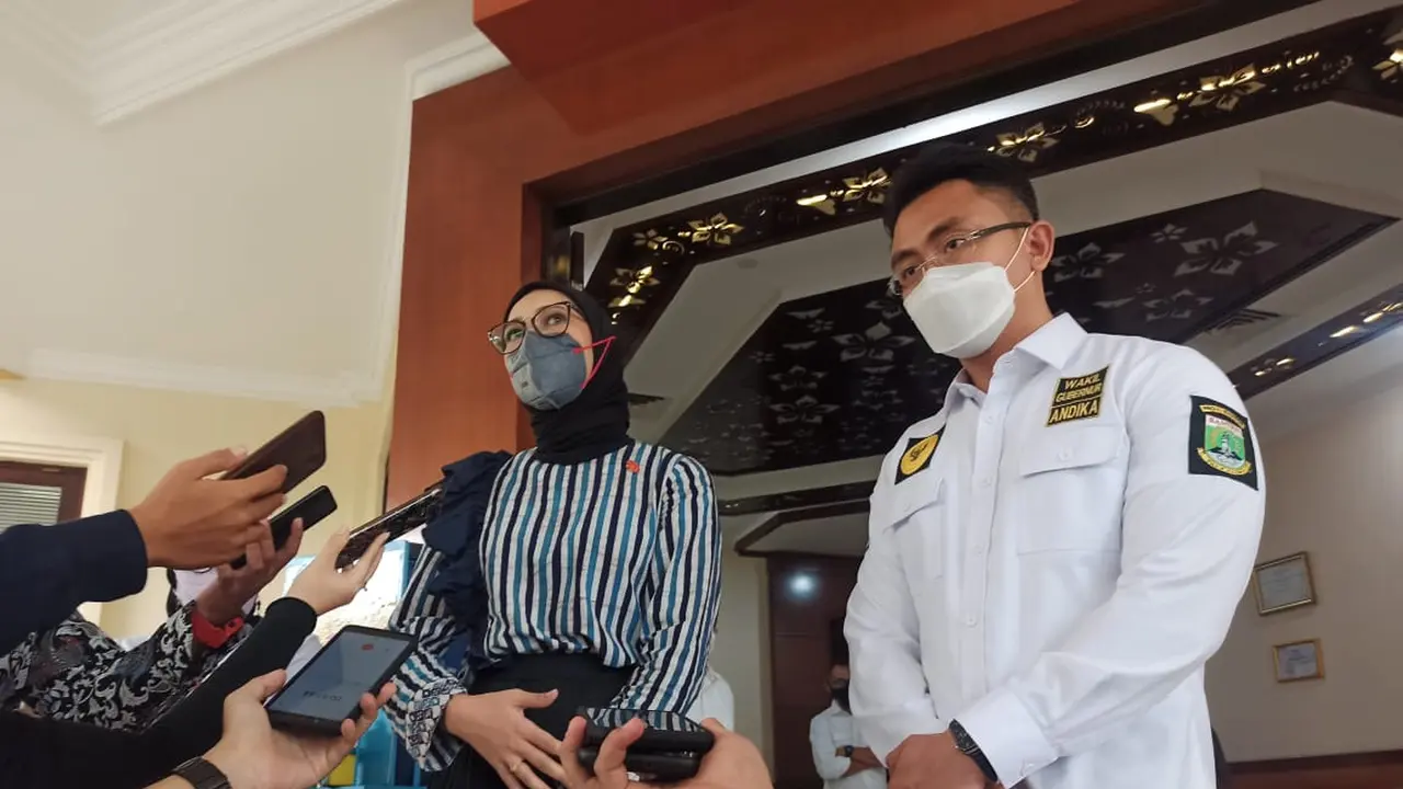 Staf Khusus Presiden, Angkie Yudistia, Bersama Wagub Banten, Andik Hazrumi, Di Kantor Wakil Gubernur banten, Kota Serang. (Rabu, 01/09/2021). (Liputan6.com/Yandhi Deslatama).