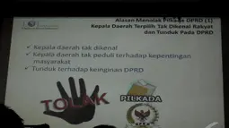 Sebuah layar proyektor menunjukkan hasil survei dari LSI mengenai alasan menolak Pilkada DPRD, Jakarta, Selasa (9/9/2014) (Liputan6.com/Andrian M Tunay)