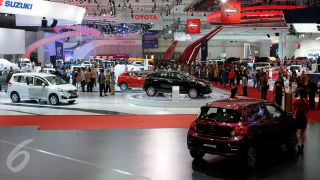 20160811-Buka GIIAS 2016, Wapres JK Tinjau Mobil Baru-Jakarta