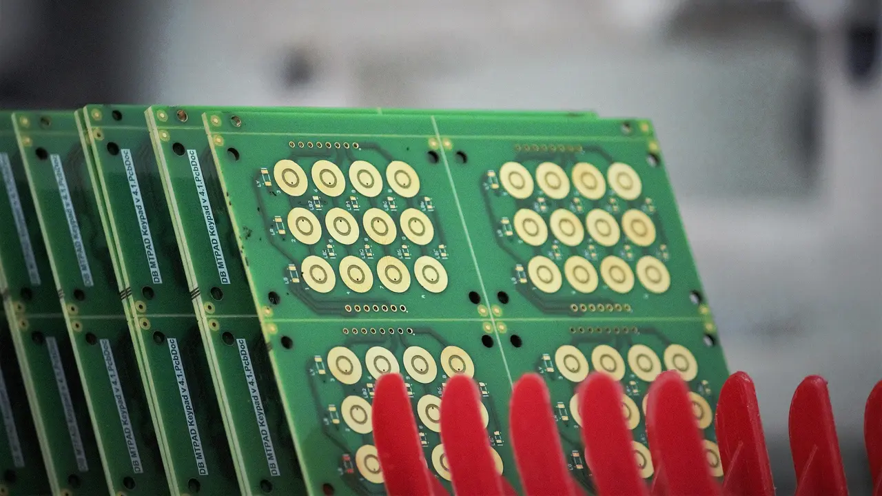 8 Cara Membuat PCB yang Benar dan Praktis, Kenali Tipe Juga ...