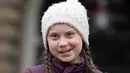 Aktivis iklim asal Swedia, Greta Thunberg berorasi saat berunjuk rasa di Hamburg, Jerman, Jumat (1/3). Remaja 16 tahun ini telah melakukan unjuk rasa terkait perubahan iklim sejak Agustus 2018. (Axel Heimken/AFP)