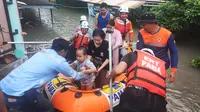 Selain ribuan paket logistik, PT PAMA Persada Nusantara (PAMA) Cluster Sumatera Selatan Bukit Asam (SSBA) juga menurunkan tim ERT untuk membantu warga Muara Enim yang terdampak banjir (Dok. Humas PT PAMA Persada Nusantara (PAMA) Cluster Sumatera Selatan Bukit Asam (SSBA) / Nefri Inge)