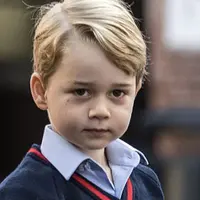 Pangeran George, putra sulung Pangeran William dan Kate Middleton ini tengah menunggu momen membahagiakan di hari Natal. Sebagi anak kecil yang menggemaskan, ternyata pangeran cilik ini punya sebuah permintaan. (AFP/Richard Pohle)