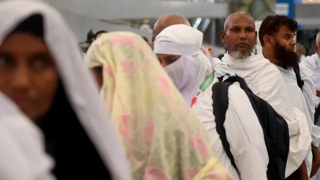 Jemaah Haji di Bandara King Abdul Aziz, Arab Saudi