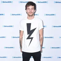 Melansir Hollywoodlife.com, seorang sumber mengatakan Louis dan Eleanor akan menjalin kasih lagi dan kali ini Louis yakin menjadi yang terakhir dan selamanya. Semua berawal dari Eleanor yang  menyemangati Louis yang berduka. (Instagram/louistomlinson)