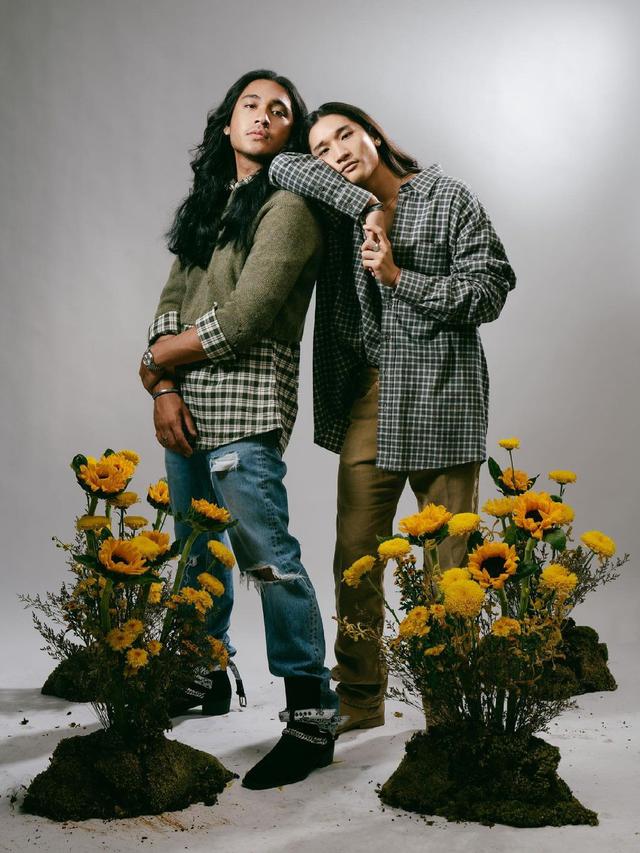 7 Potret Abraham's Brother, Kakak Adik Artis Berambut Gondrong yang ...