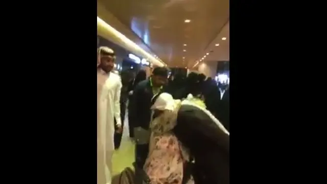 [Bintang] TKW Indonesia Sudah Buat Sebuah Keluarga di Arab Nangis, Kenapa?