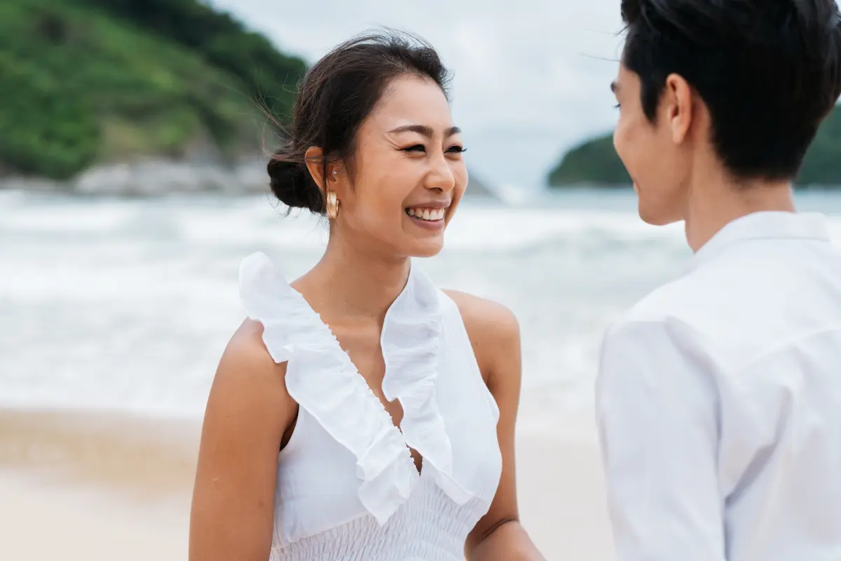 pasangan cinta bahagia