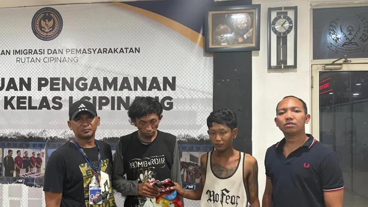 Dua orang pengunjung berinisial FF dan E ditangkap atas dugaan penyelundupan narkoba di Rutan Cipinang.
