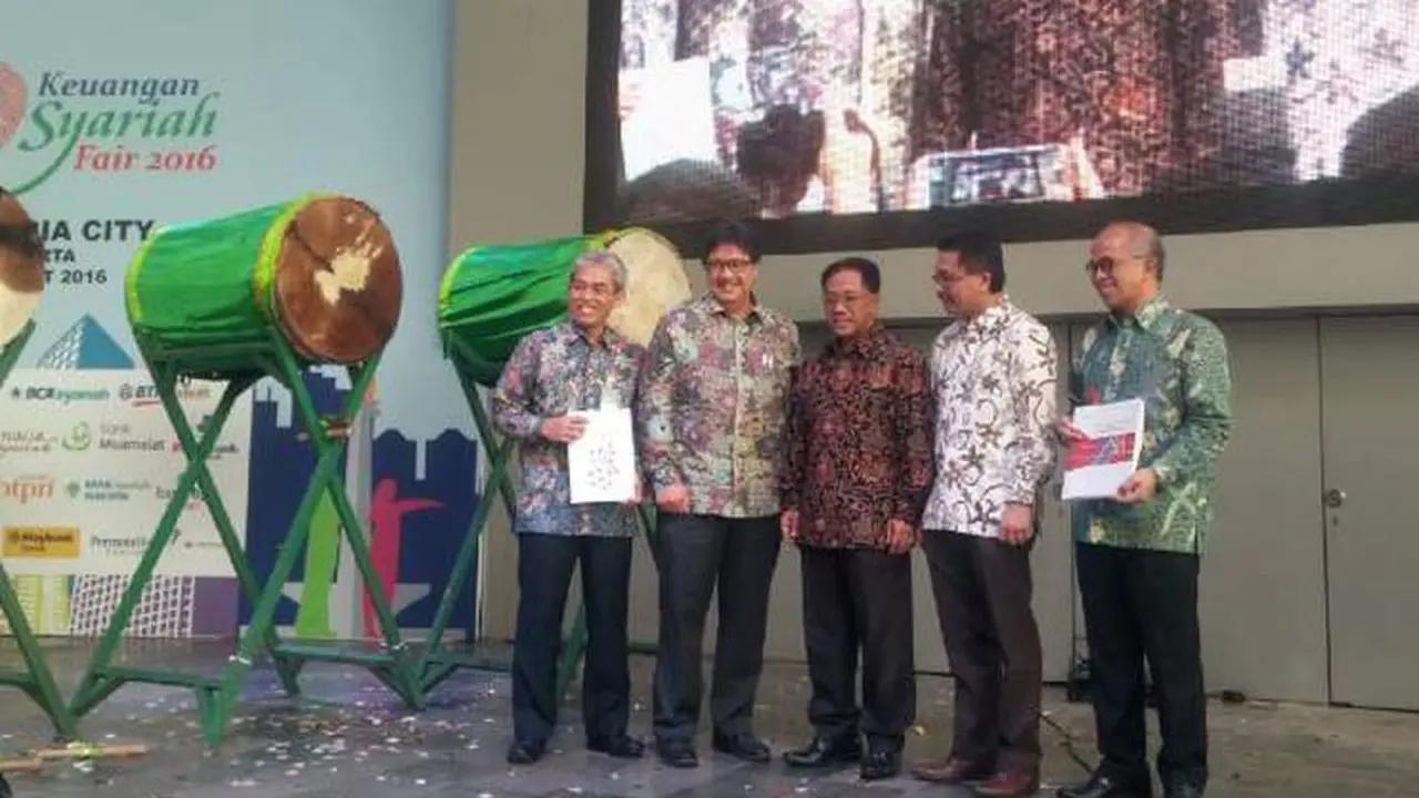 OJK menggelar pameran produk dan jasa keuangan syariah 'Keuangan Syariah Fair (KSF) 2016'.