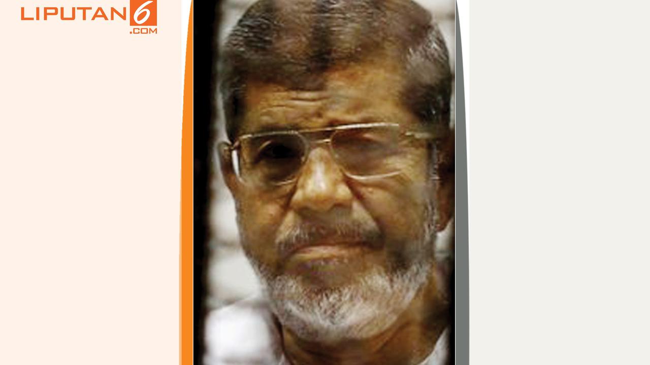 Banner Infografis Ironi Mohammed Morsi