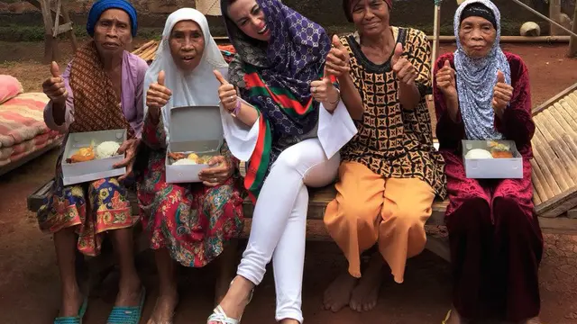 Ratu Bidadari bersama 53 janda lanjut usia