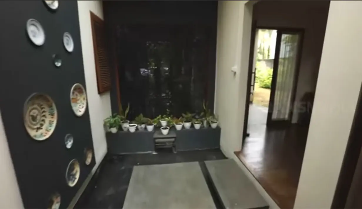 15 Potret Rumah Iwa K (Youtube/ TRANS7 OFFICIAL)