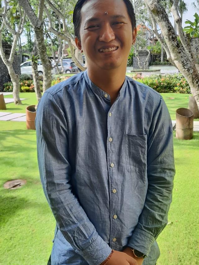 Putu Aditya merupakan influencer dan travel vlogger dengan 19 ribu pengikut di Instagram.