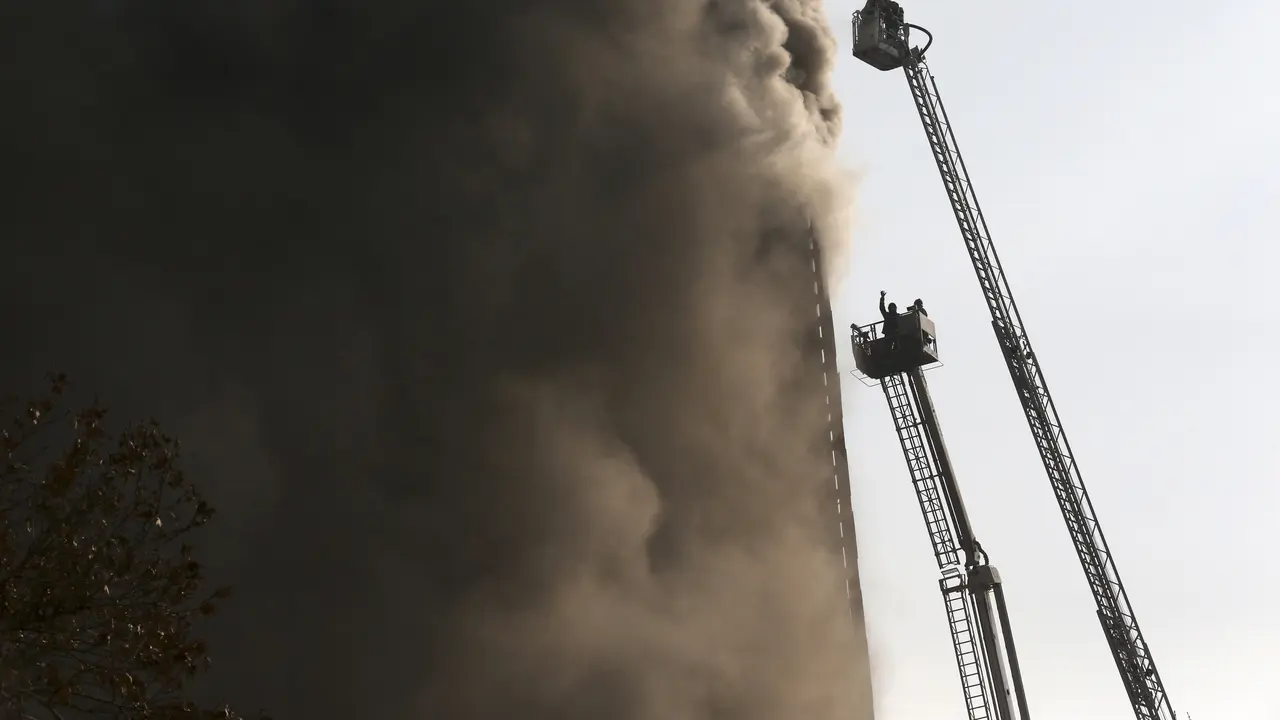 Plasco Building, gedung yang terlibat kebakaran Iran. (AP)
