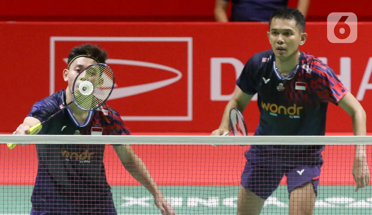Kemenangan atas Kittinupong Kedren/Dechapol Puavaranukroh mengantar Fajar/Rian melaju ke final Daihatsu Indonesia Masters 2025. (Liputan6.com/Herman Zakharia)