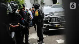 Kapolres Metro Jakarta Pusat Kombes Pol Komarudin menjelaskan penyidik menemukan barang bukti sepucuk pistol. Sedangkan pelaku penembakan dipastikan meninggal dunia. (Liputan6.com/Faizal Fanani)