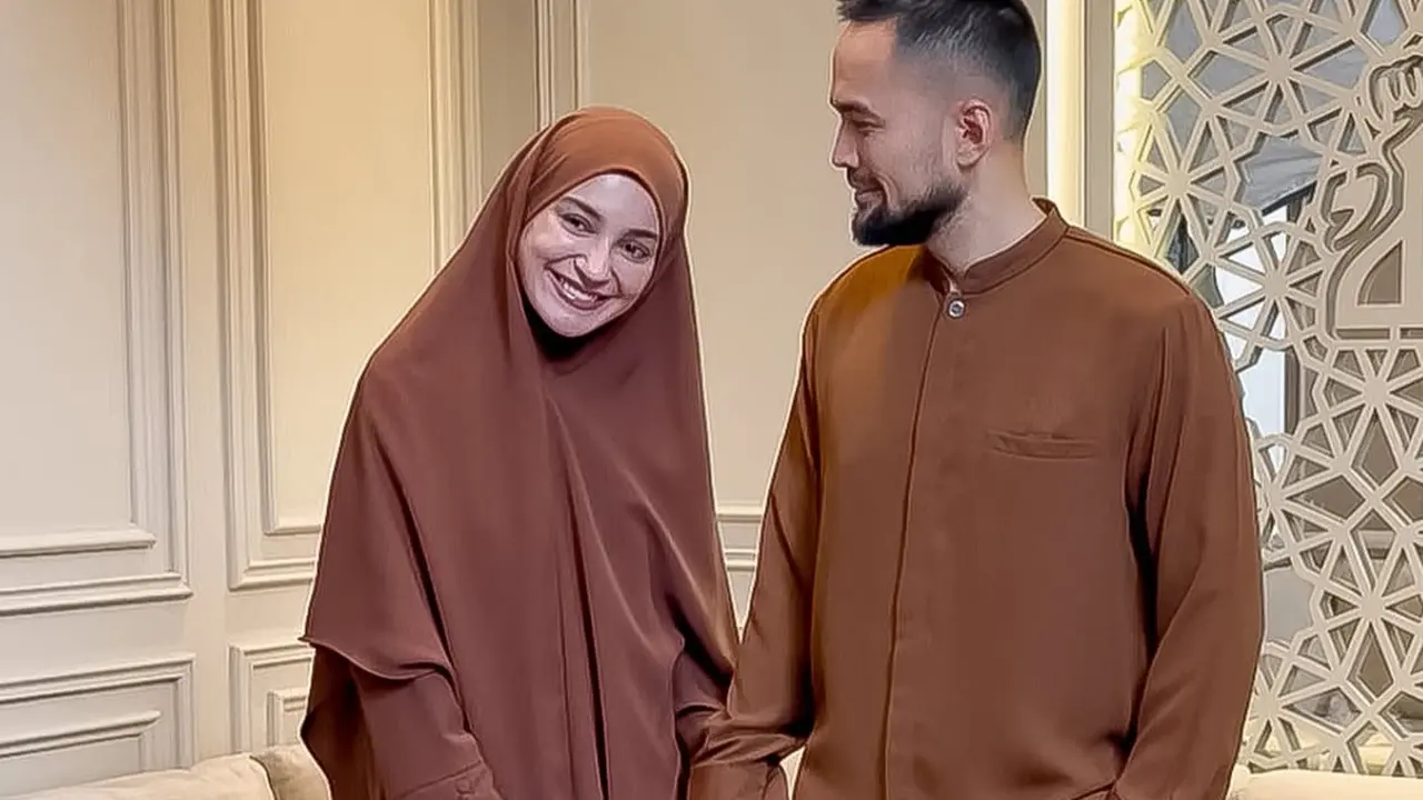 5 Artis Ini Diprediksi Akan Berangkat Haji Tahun 2025, Intip Persiapan Mereka