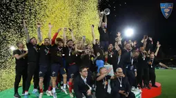 Lecce kembali hadir di kasta tertinggi Liga Italia Serie A setelah menjuarai Serie B musim 2021/2022 dengan mengoleksi 71 poin, unggul dua poin dari Cremonese yang juga lolos langsung untuk promosi ke Serie A. (twitter/OfficialUSLecce)