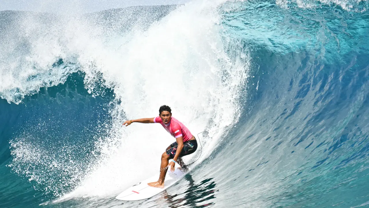 Foto: Aksi Rio Waida di Babak Pertama Selancar Ombak Olimpiade Paris 2024
