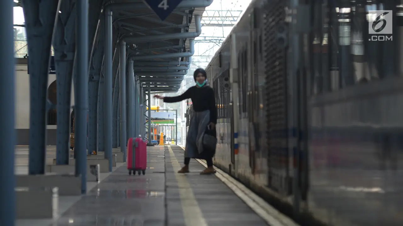 Arus Balik di Stasiun Pasar Senen