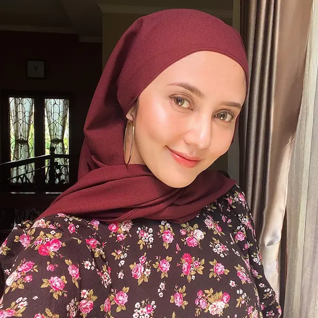 6 Potret Rara Nawangsih, Pemeran Ibu Kandung Amanda Manopo di Ikatan Cinta