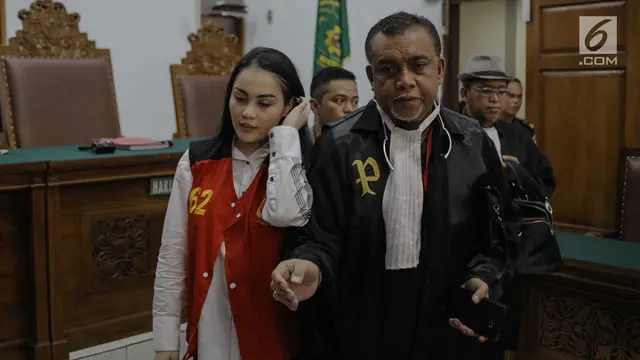 Sidang Perdana Jennifer Dunn