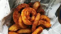 Ilustrasi onion rings dari bawang bombai (dok. Unsplash.com/edoronila)