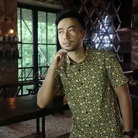 Membuat album Indie, Ayah Vidi Aldiano, Harry Kiss bangga kepada anaknya.