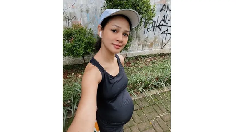 Semakin Membuncit, Ini 6 Momen Andien Aisyah Pamer Baby Bump Anak Kedu