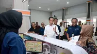 Presiden Joko Widodo (Jokowi) mengungkapkan alasan program bantuan BLT El Nino diadakan. Ia menjelaskan, bantuan ini dibagikan untuk membantu daya beli masyarakat karena kenaikan harga akibat adanya perubahan iklim. (Istimewa)