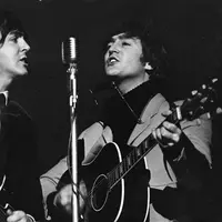 Paul McCartney akui sempat iri dengan popularitas John Lennon pasca era The Beatles.