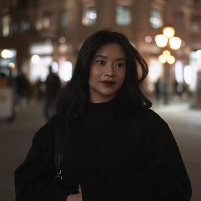 [Fimela] Pesona kecantikan Siti Adira Kania, putri Ikke Nurjanah dan Aldi Bragi yang beranjak dewasa