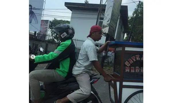 7 Potret Driver Ojek Online Bawa Barang Nyeleneh Ini Bikin Geleng Kepala