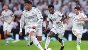 Dua pemain Real Madrid, Kylian Mbappe dan Vinicius Junior, menjadi sosok penting kemenangan Los Blancos atas Deportivo Alaves di Santiago Bernabeu, Rabu (22/4/2026) dini hari WIB. (AP Photo/Manu Fernandez)