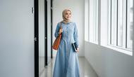 Outfit Minimalis Gamis untuk ke Kantor dan Acara Santai (Image by Gemini AI)