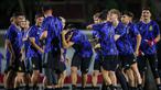 Suasana ceria sejumlah pemain Timnas Argentina U-17 saat latihan resmi jelang perebutan peringkat ketiga Piala Dunia U-17 2023 melawan Timnas Mali U-17 di Stadion Manahan, Solo, Jawa Tengah, Kamis (30/11/2023). (Bola.com/Bagaskara Lazuardi)