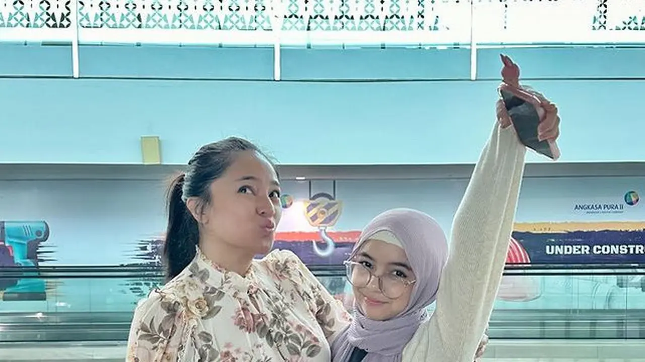 Beda Gaya Sienna Anak Marshanda dan Mikhayla Putri Nia Ramadhani. [@marshanda]