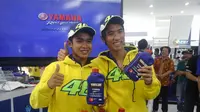 Galang Hendra dan Imanuel Pratna saat diumumkan Yamaha sebagai wakil Indonesia untuk ikuti VR46riders Academy di Tavulia, Italia (Defri Saefullah/Liputan6.com)