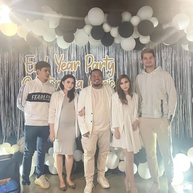 Carlo Milk dan Evelyne Andhini menantikan kelahiran anak kedua (Foto: Instagram/@carlomilk)