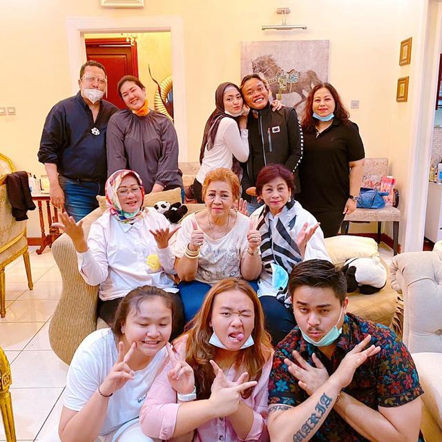 Calon Ibu Sambung, Ini 6 Potret Kedekatan Nathalie Holscher dan Anak Sule