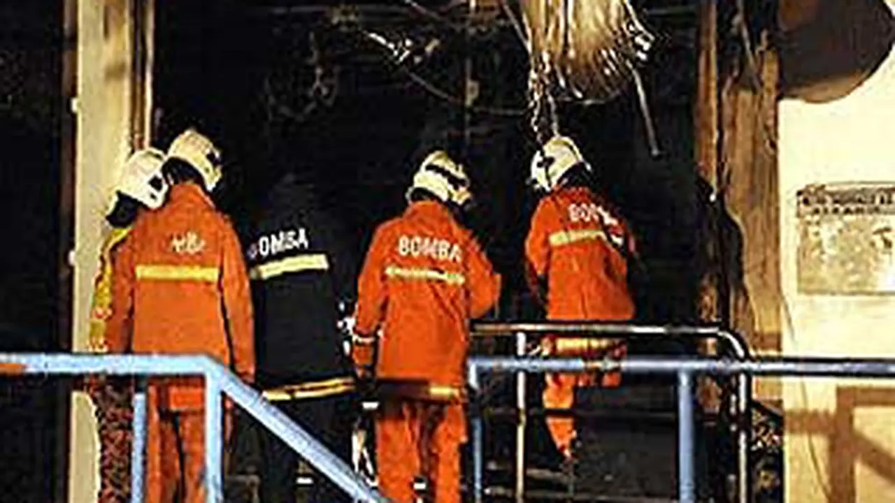 1001078bmalaysia-bakar2.jpg