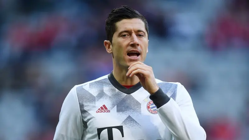 Striker Bayern Munchen asal Polandia, Robert Lewandowski, kesal tidak mendapatkan penghargaan pemain tersubur. 