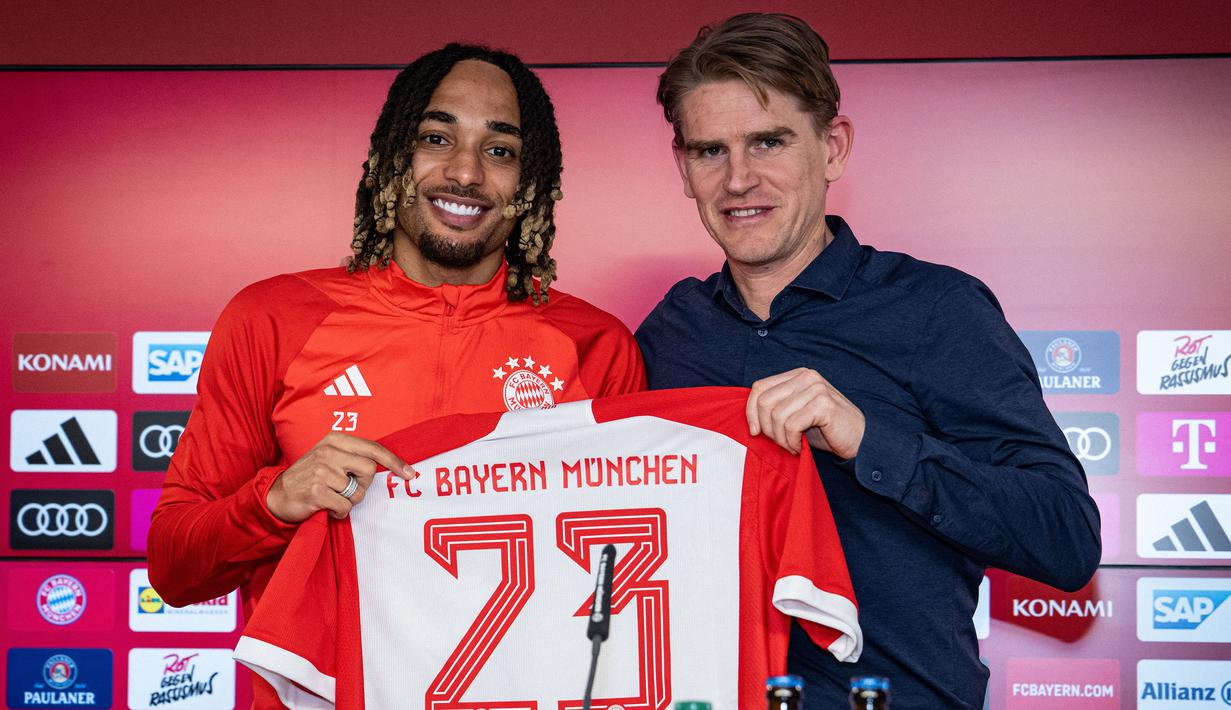 Bek kanan Prancis berusia 23 tahun, Sacha Boey menjadi pemain termahal pada pekan keempat bursa transfer pemain musim dingin 2023/2024. Bayern Munchen mendapatkan sang pemain dari Galatsaray pada 28 Jnauari 2024 dengan nilai transfer mencapai 30 juta euro atau setara Rp513 miliar dengan durasi kontrak selama 4,5 tahun hingga 30 Juni 2028. (AFP/Bayern Munchen)