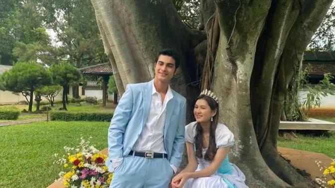 Semakin Dekat, Ini 6 Potret Cinta Brian dan Zoe Abbas Pakai Baju Warna Senada (sumber: Instagram/zoeabbasjackson)