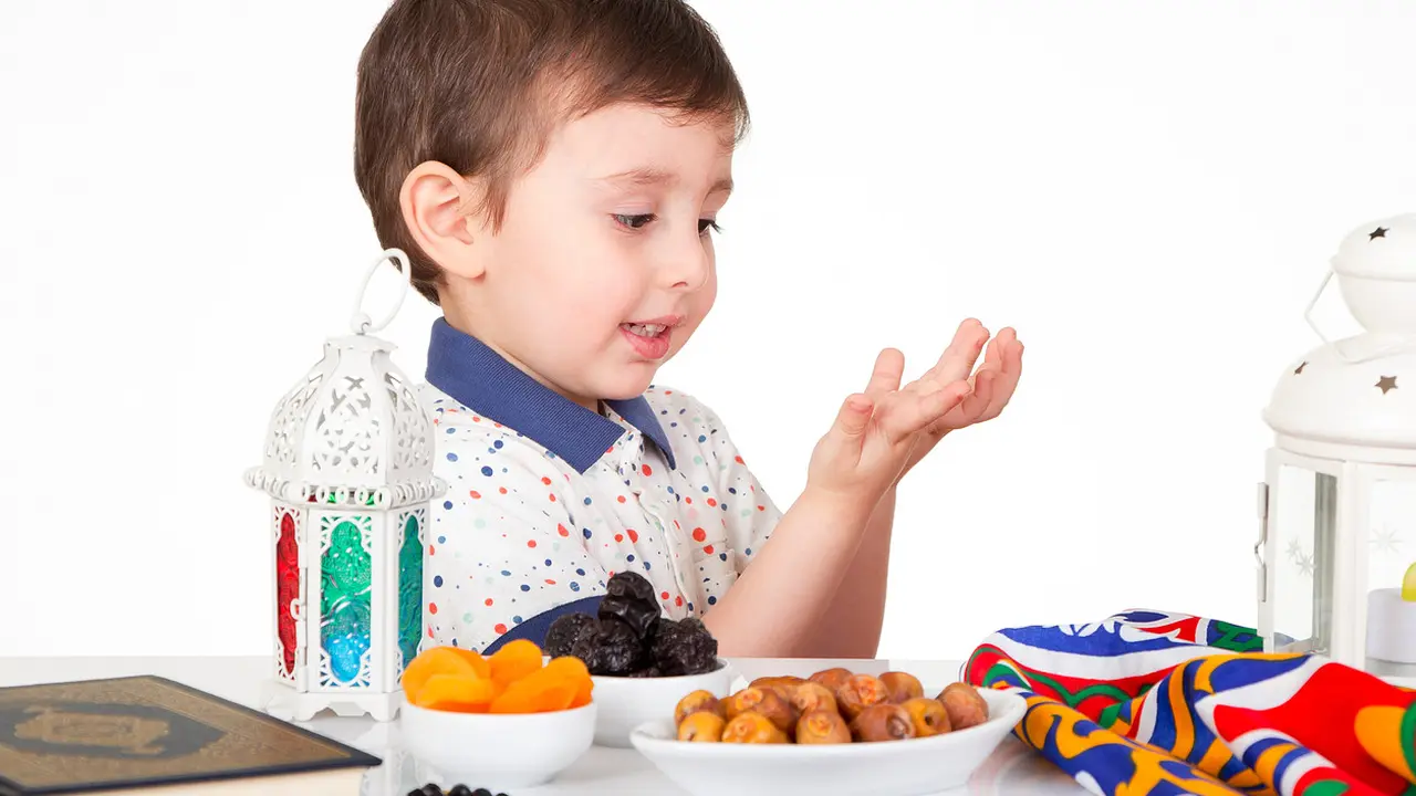 Cara Mengajarkan Puasa pada Anak